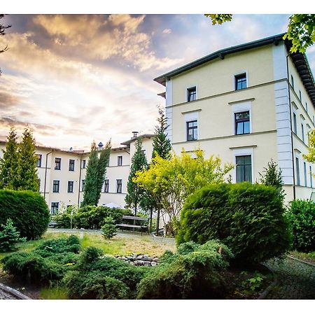 Hotel Fenix Jelenia Gora Bagian luar foto