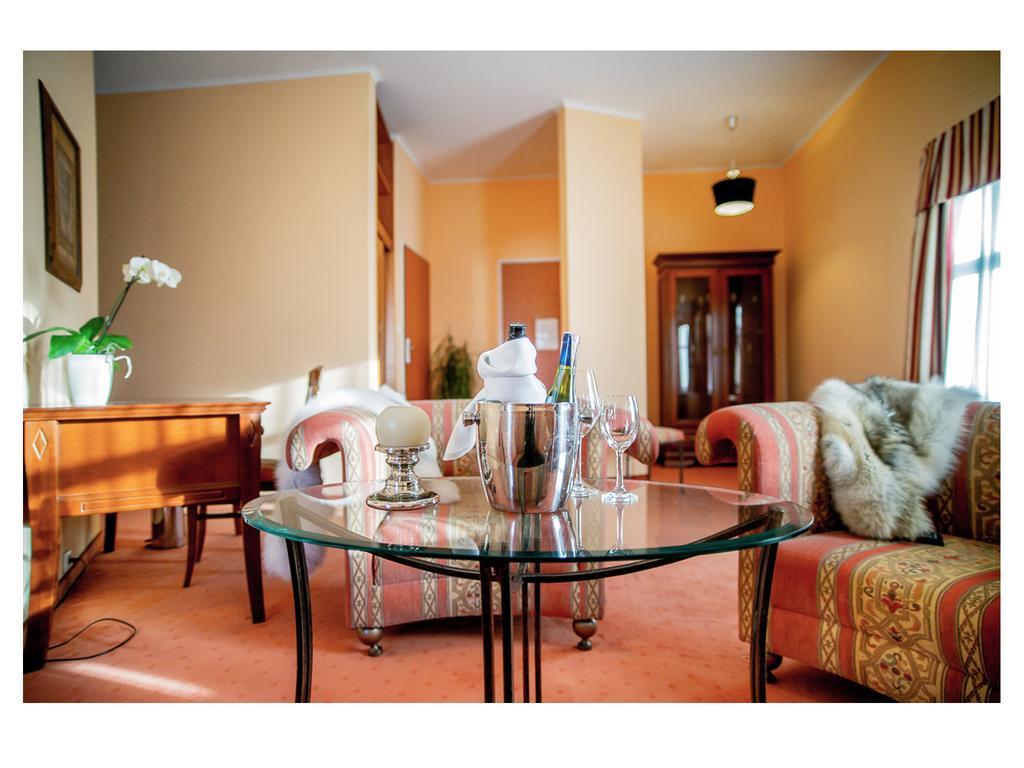 Hotel Fenix Jelenia Gora Ruang foto
