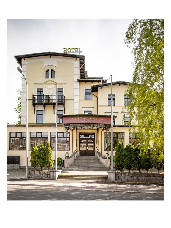 Hotel Fenix Jelenia Gora Bagian luar foto